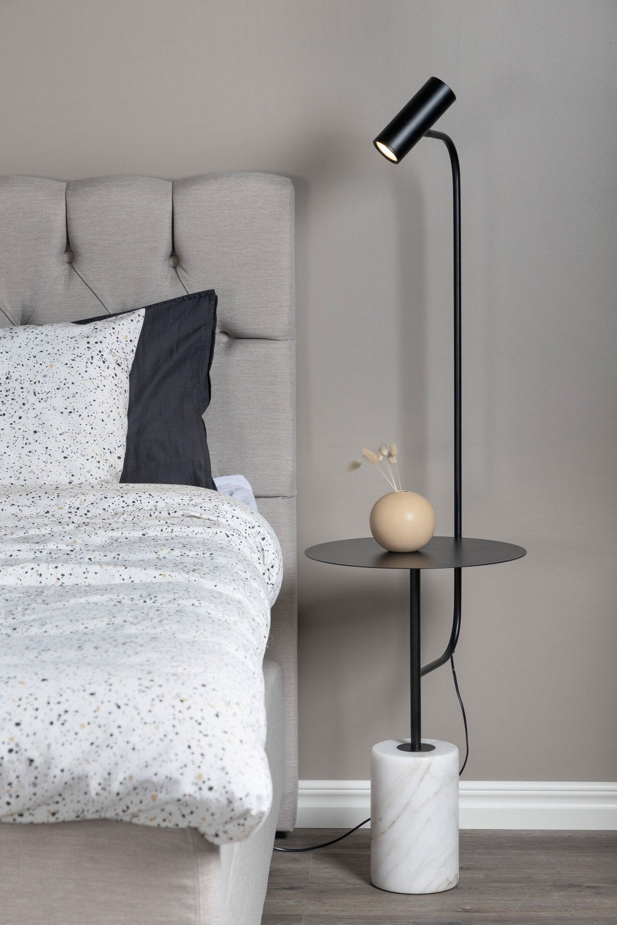 Vega Tischlampe - weiß/Stahl - Tischlampen - ALVAHOME