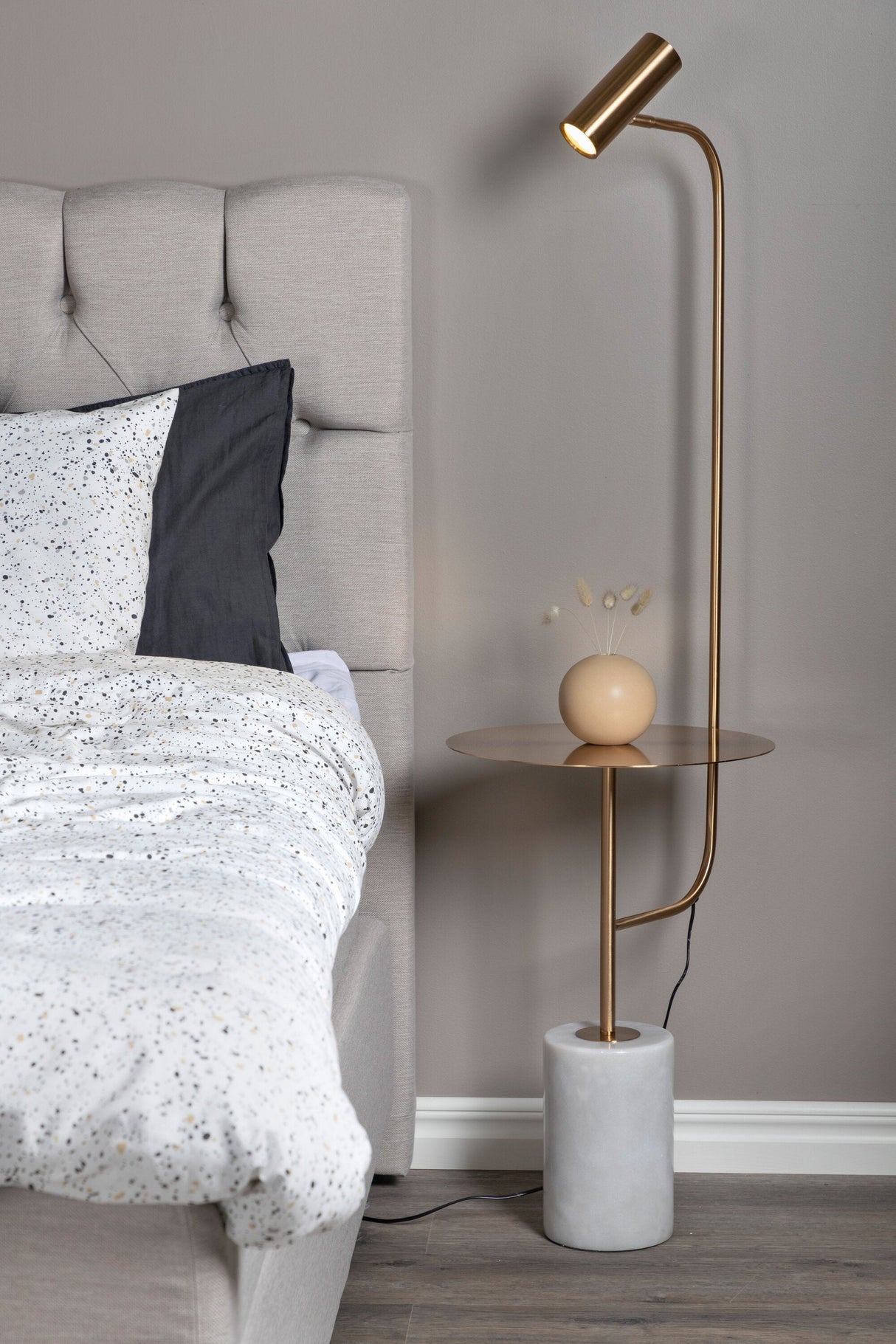 Vega Tischlampe - weiß/Stahl - Tischlampen - ALVAHOME