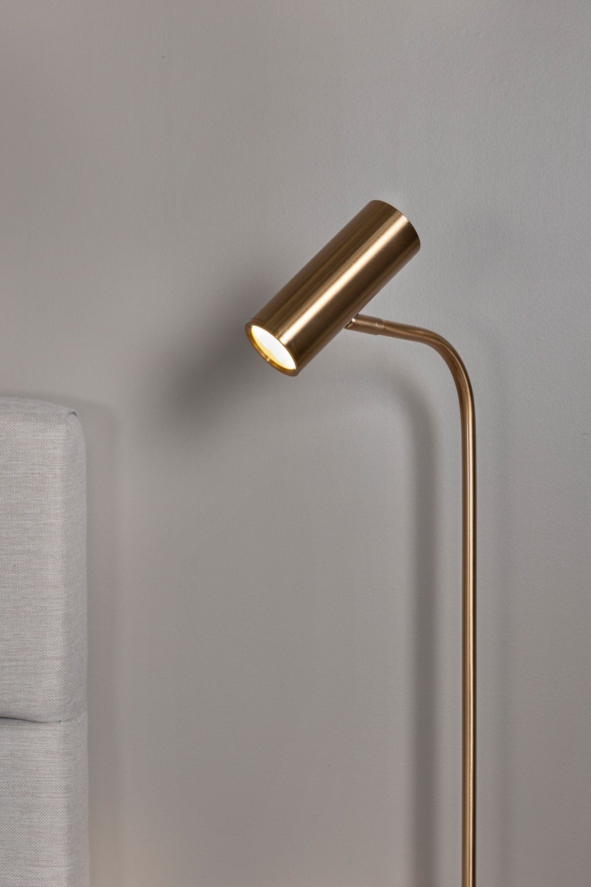 Vega Tischlampe - weiß/Stahl - Tischlampen - ALVAHOME