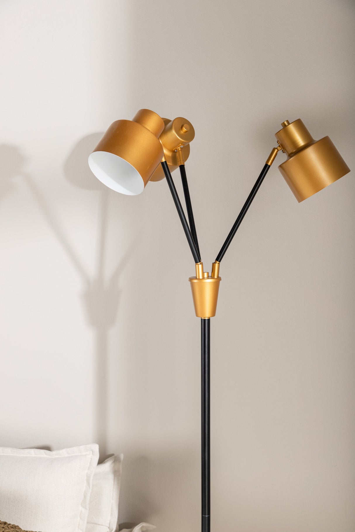 Vifta Stehlampe - schwarz/Stahl - Stehlampen - ALVAHOME