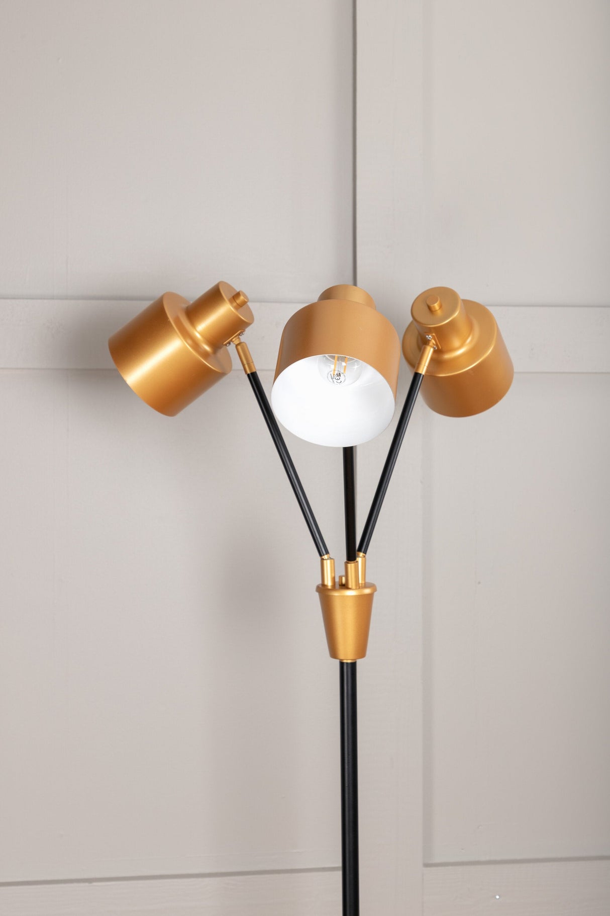Vifta Stehlampe - schwarz/Stahl - Stehlampen - ALVAHOME