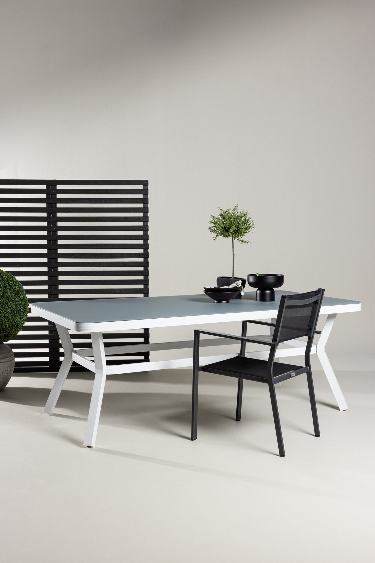 Virya Outdoor - Esstisch rechteckig - weiß/Mattglas - Outdoor - Esstische (rechteckig) - ALVAHOME