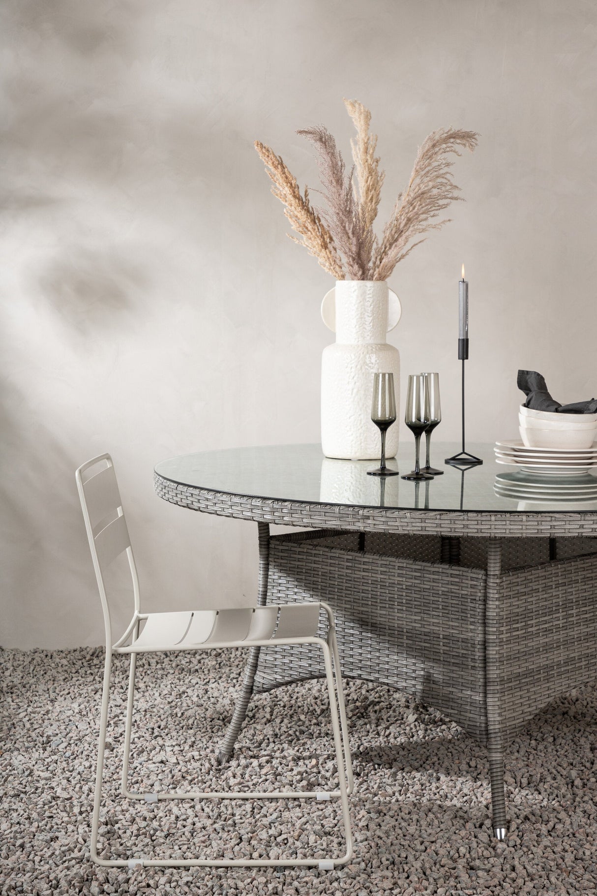 Volta Outdoor - Esstisch rund - grau/Weidengeflecht - Outdoor - Esstische (rund) - ALVAHOME